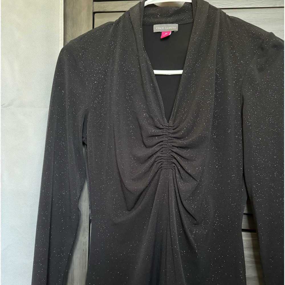 NWOT VINCE CAMUTO LONG SLEEVE V-NECK SHIRT